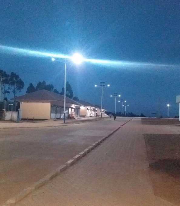 石嘴山市非洲科特迪瓦太阳能路灯工程